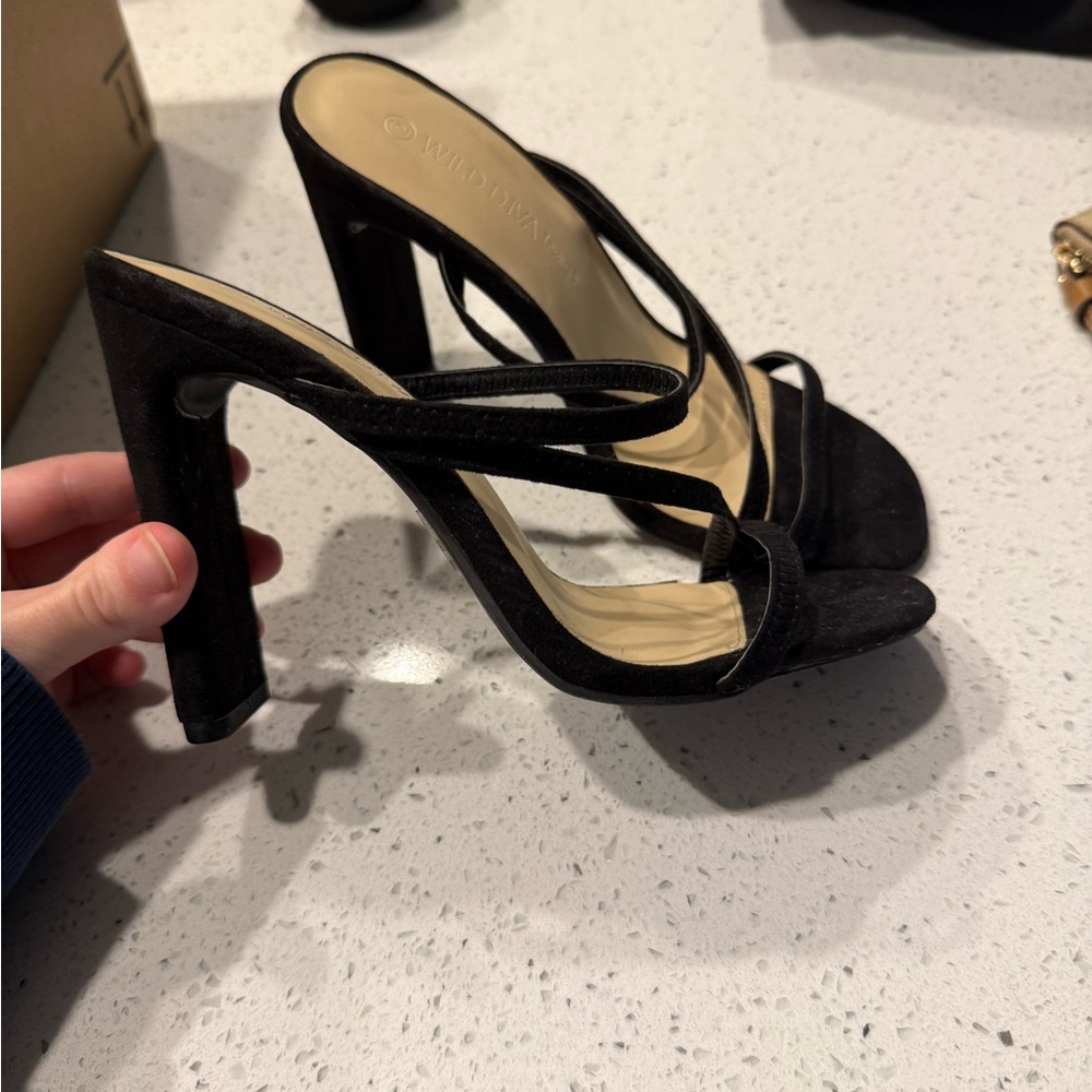 NWOB strappy heels